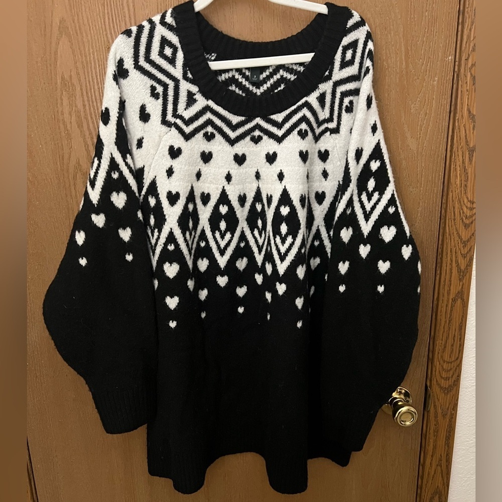 Torrid 3x Black and White Heart Sweater
